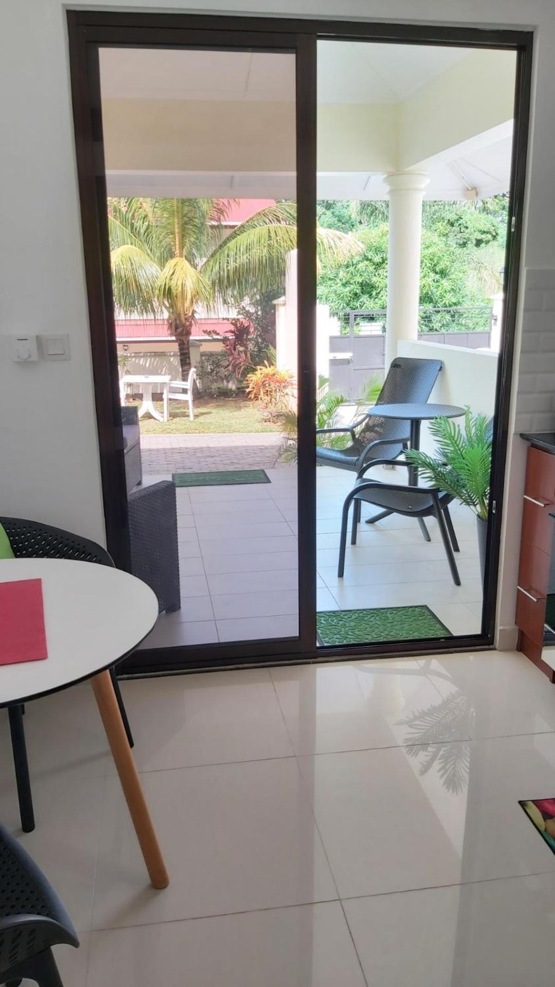 Emma'S Guest House And Self-Catering Au Cap Exterior photo