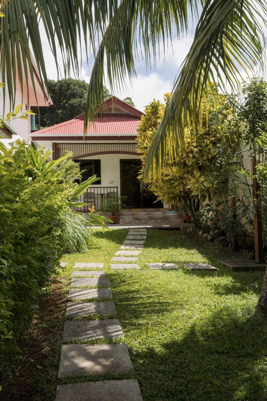 Emma'S Guest House And Self-Catering Au Cap Exterior photo